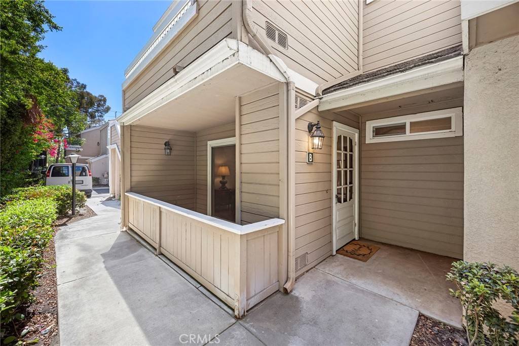 10460 E Briar Oaks B