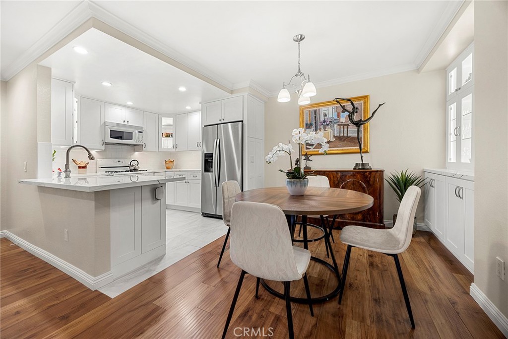 10460 E Briar Oaks B