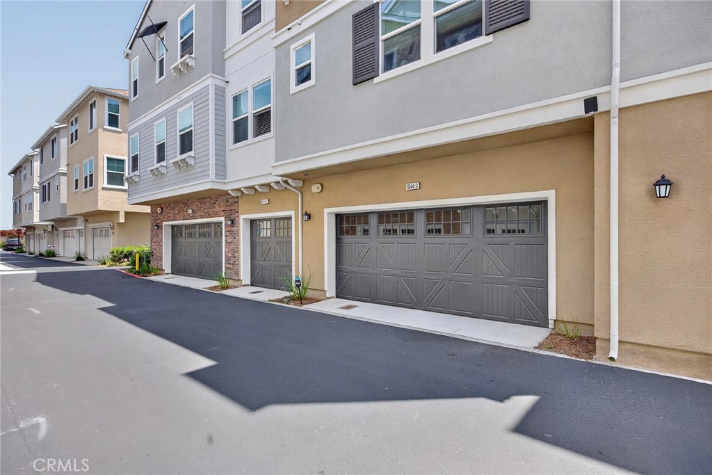 1044 N Anaheim