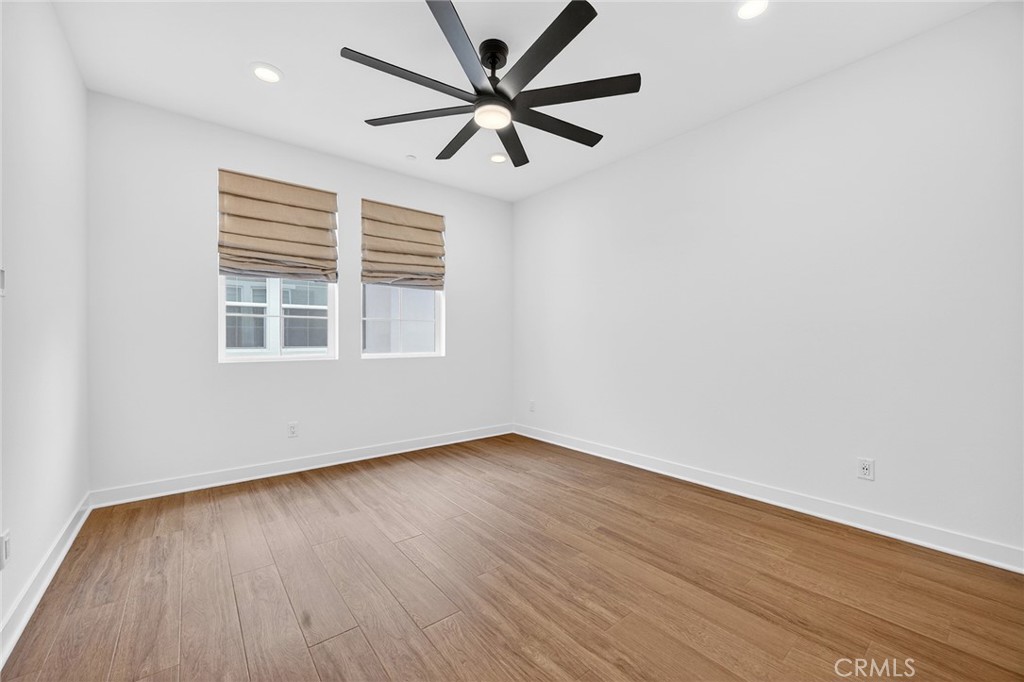 1044 N Anaheim