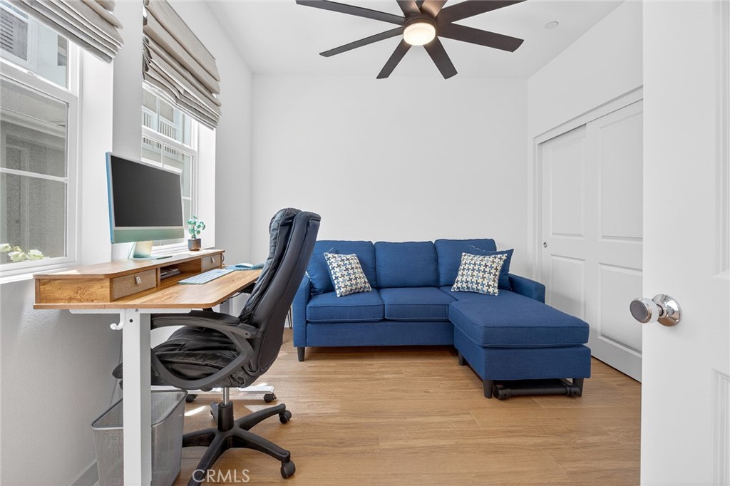 1044 N Anaheim