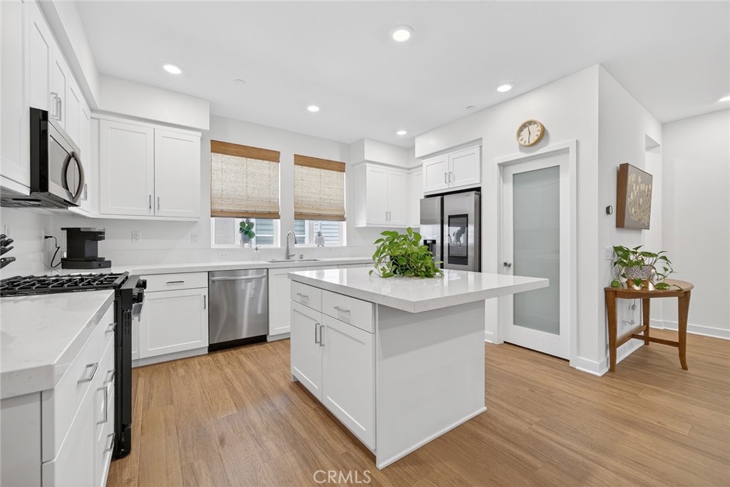 1044 N Anaheim