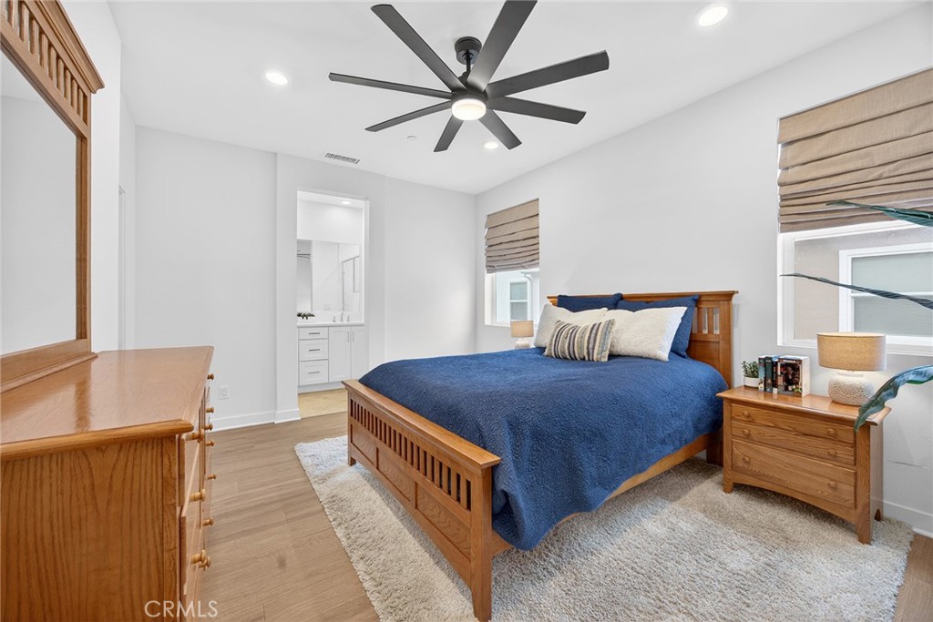 1044 N Anaheim