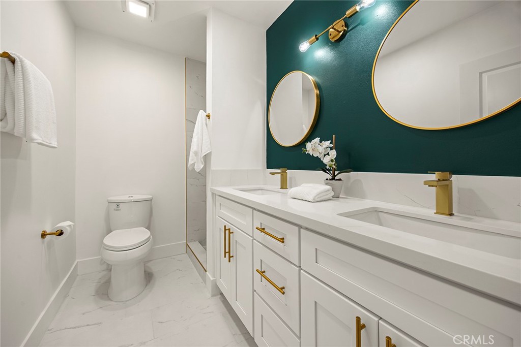 1973 W Greenleaf H