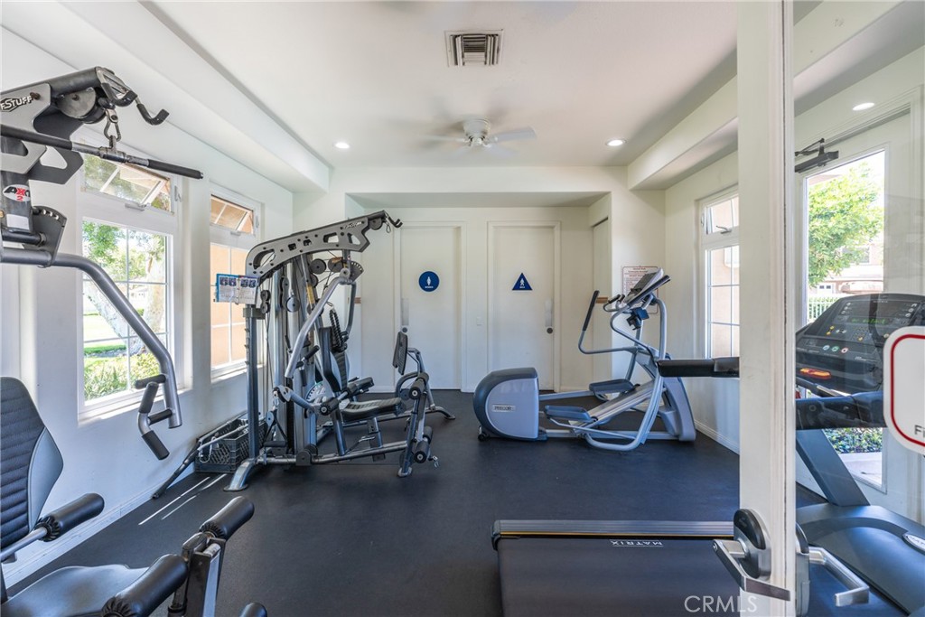 8567 E Tioga
