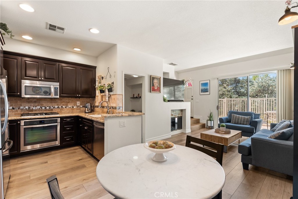 8567 E Tioga