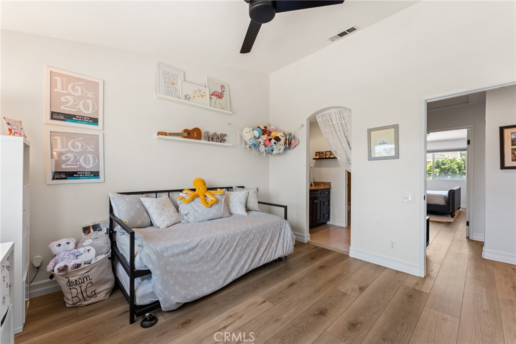 8567 E Tioga