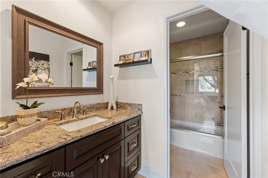 8567 E Tioga