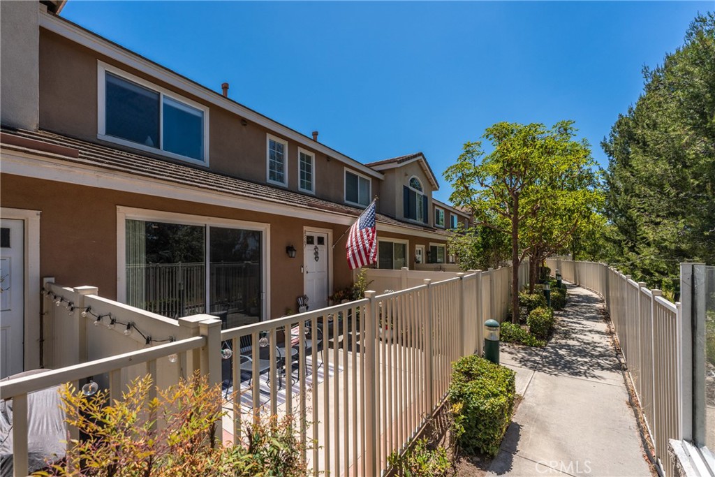 8567 E Tioga