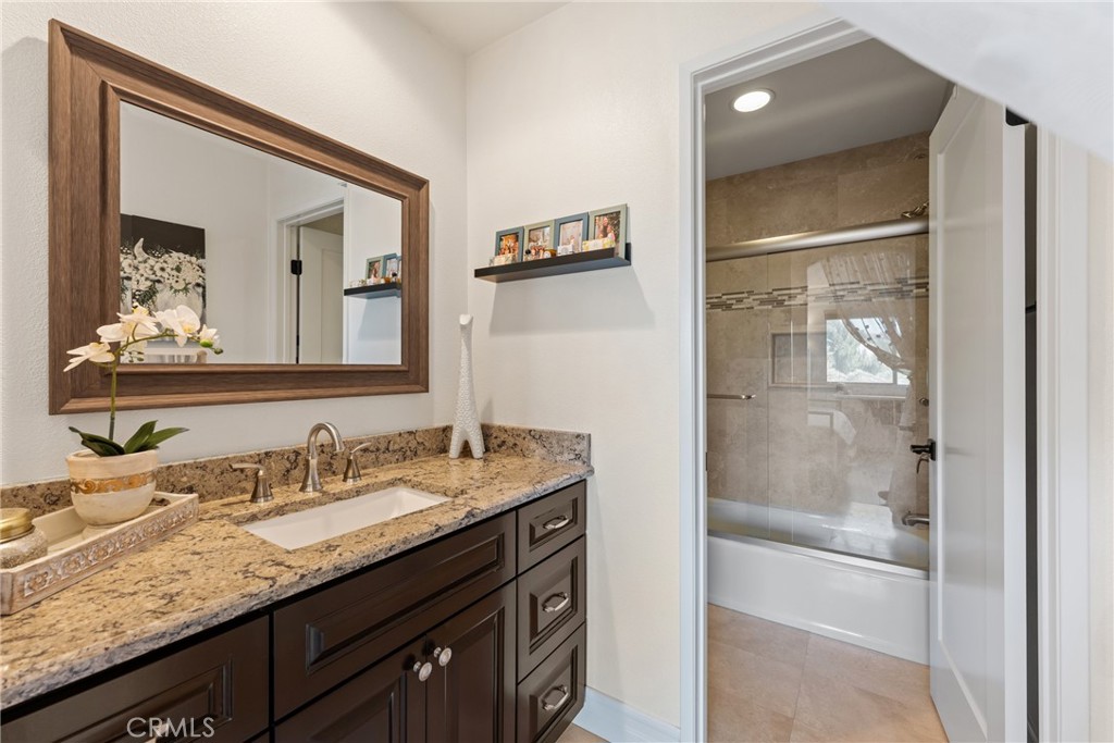 8567 E Tioga