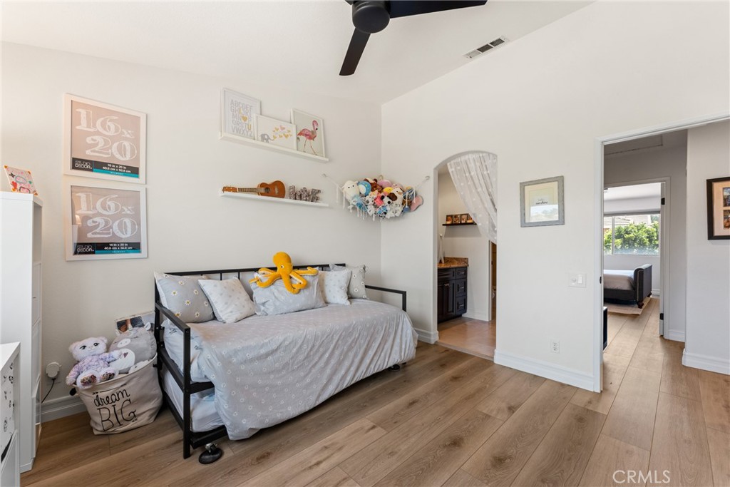 8567 E Tioga