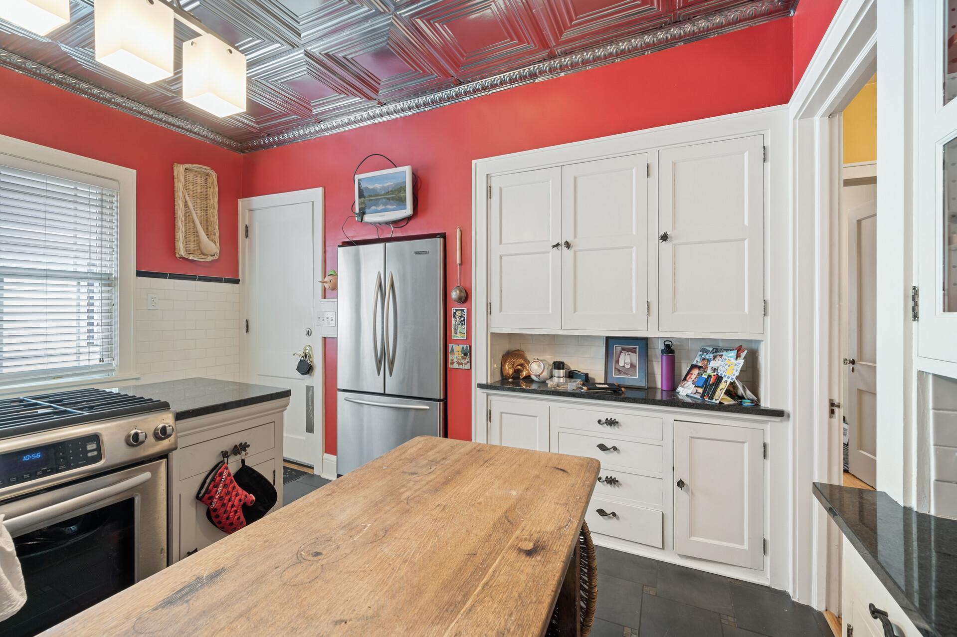 2440 Blaisdell Avenue