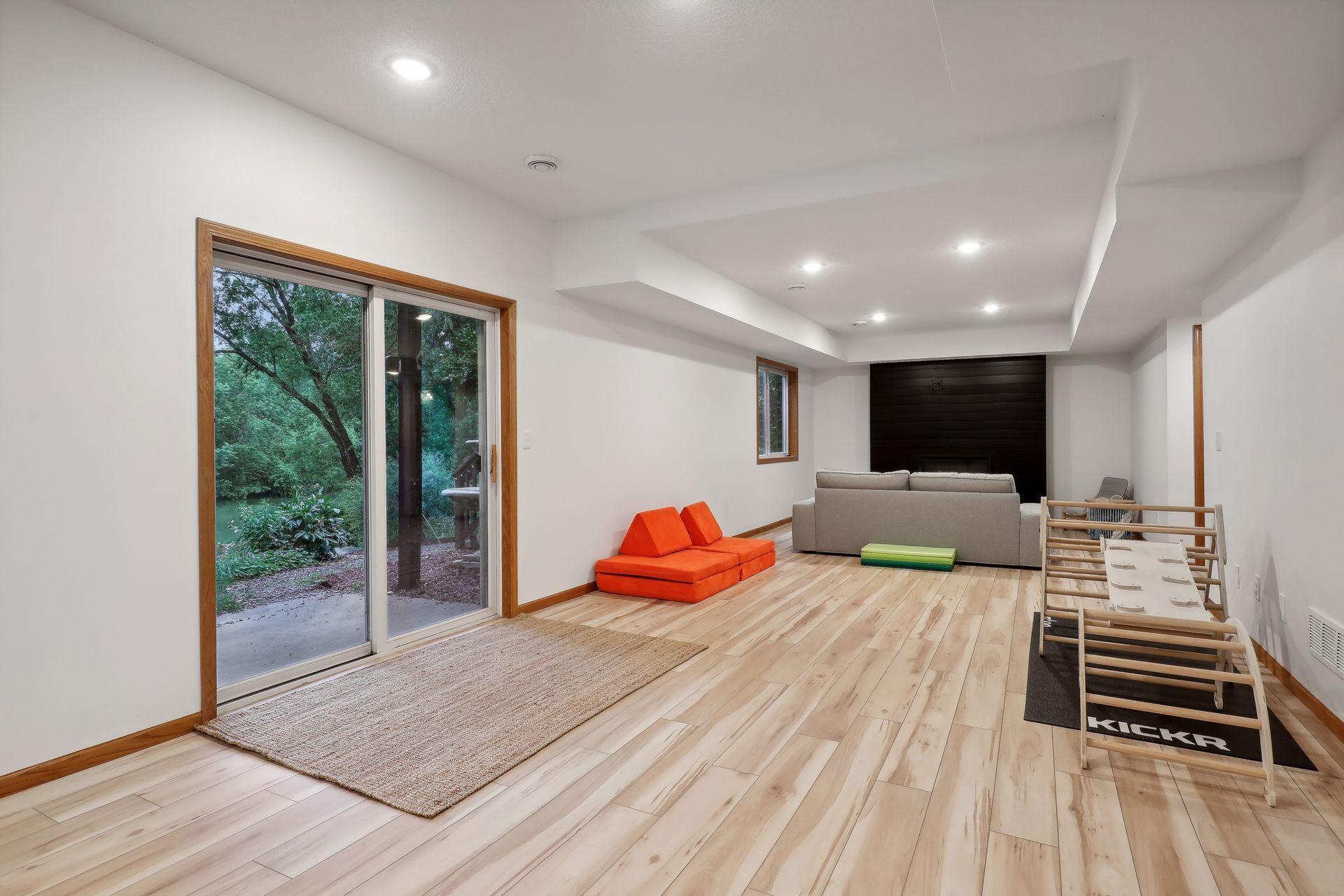 15777 Cardinal Circle