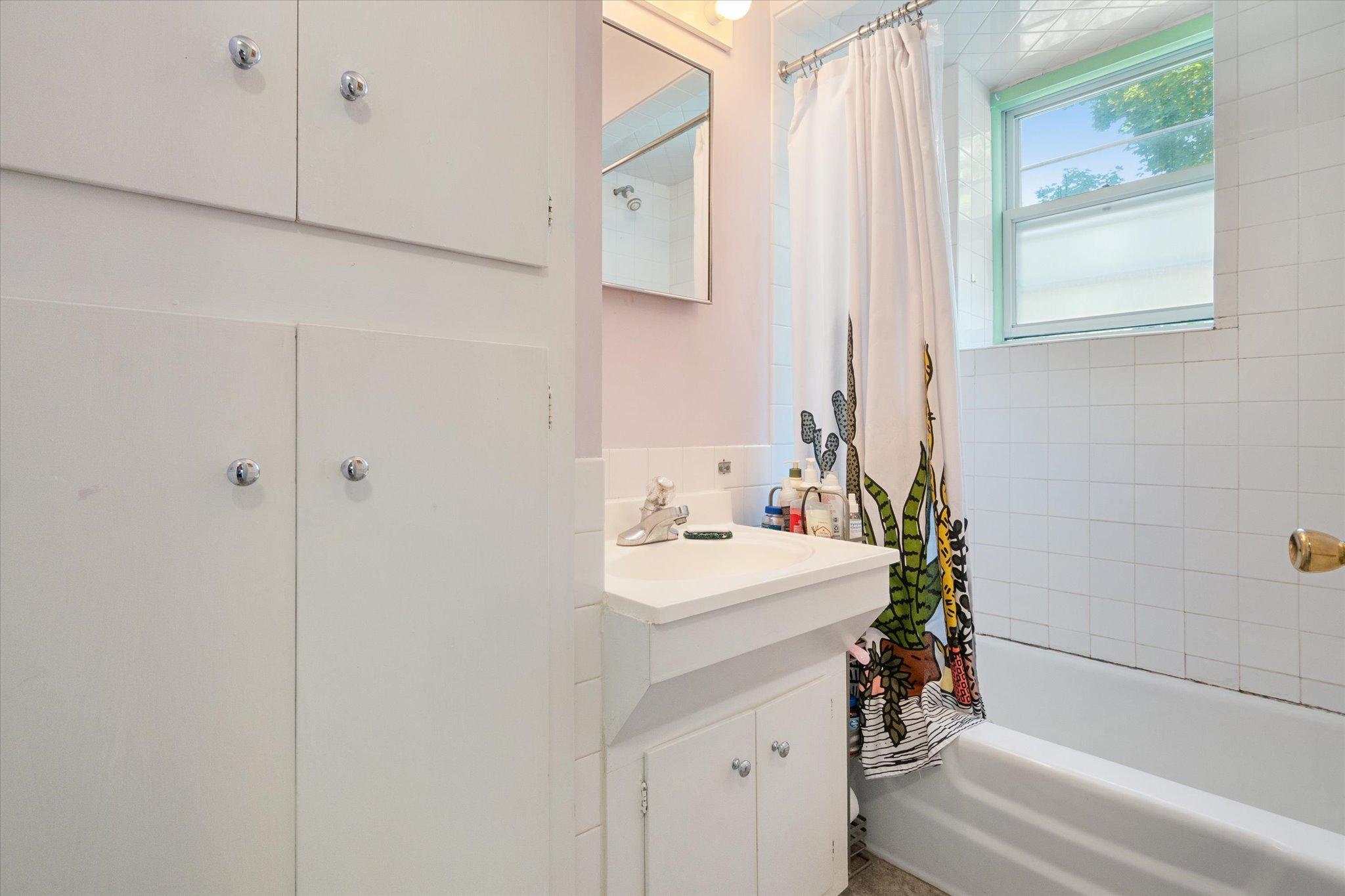 1948 Garfield Street NE