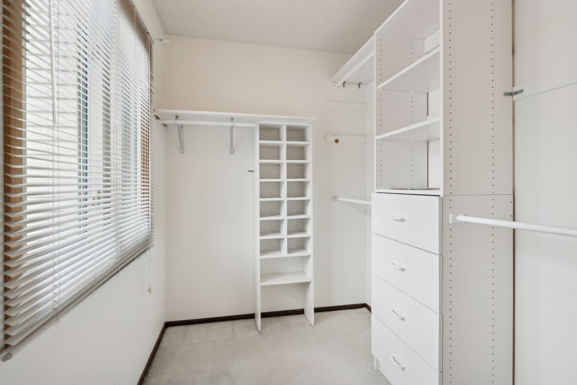 160 Wentworth Avenue W Unit: B