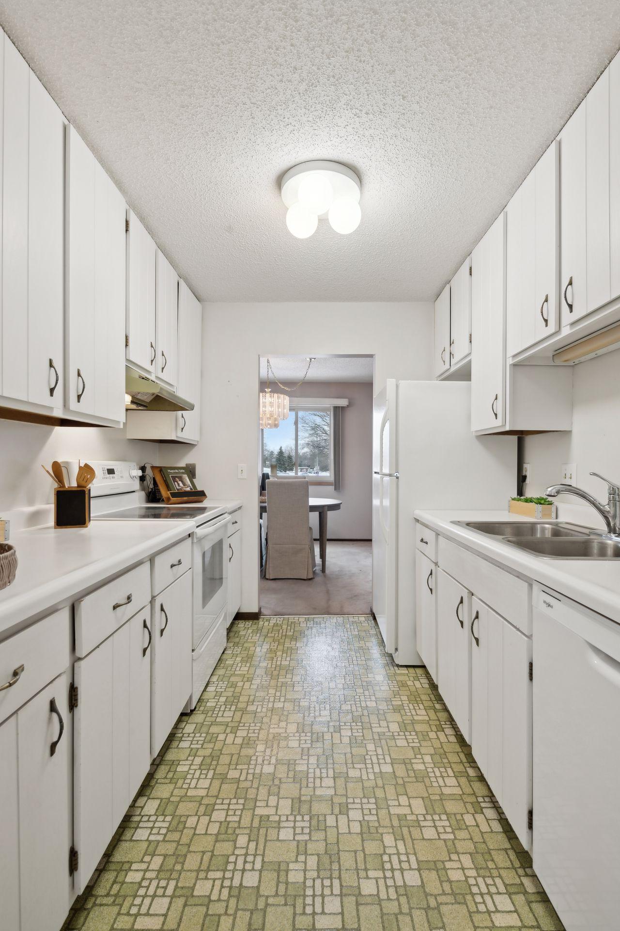 160 Wentworth Avenue W Unit: B