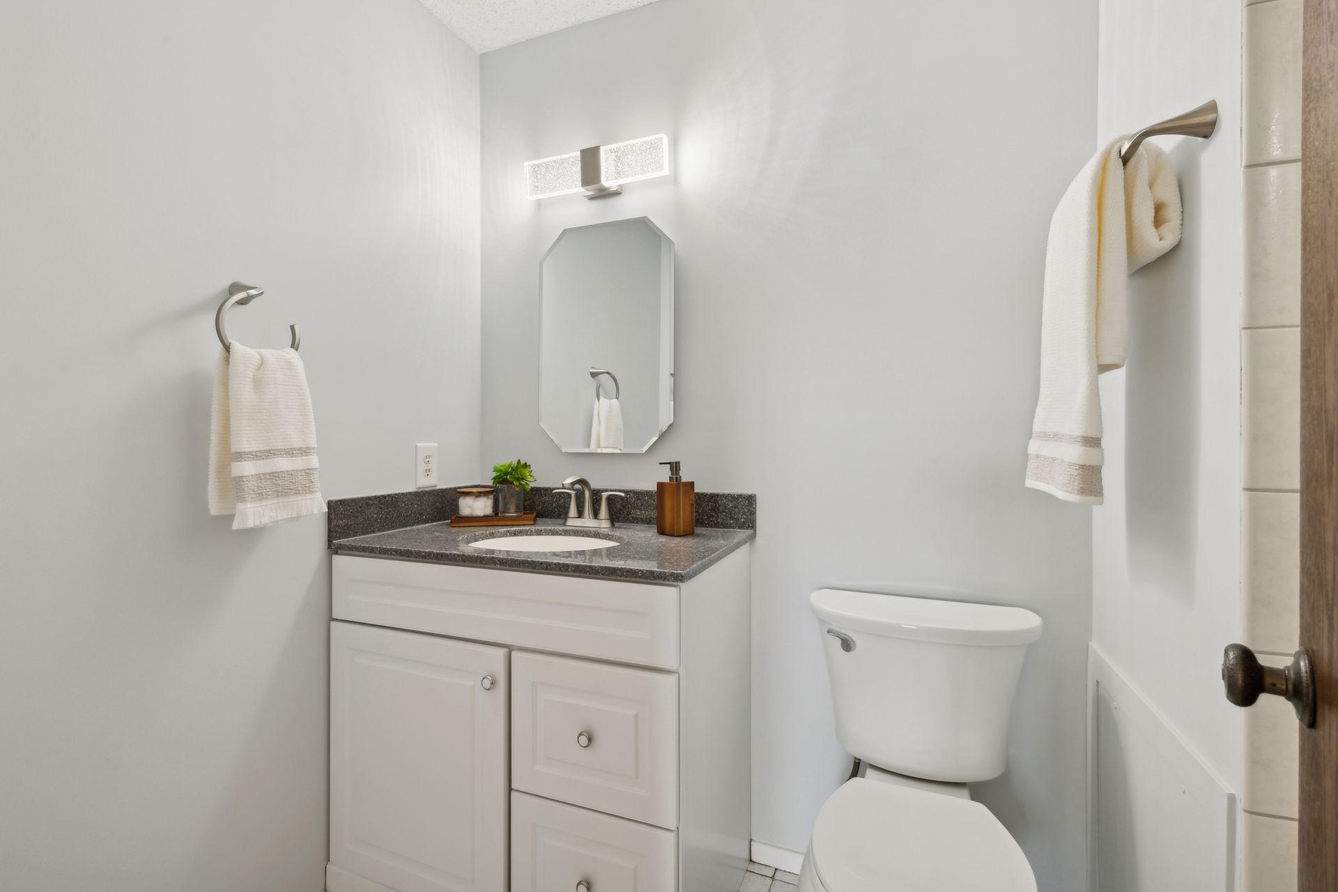 160 Wentworth Avenue W Unit: B