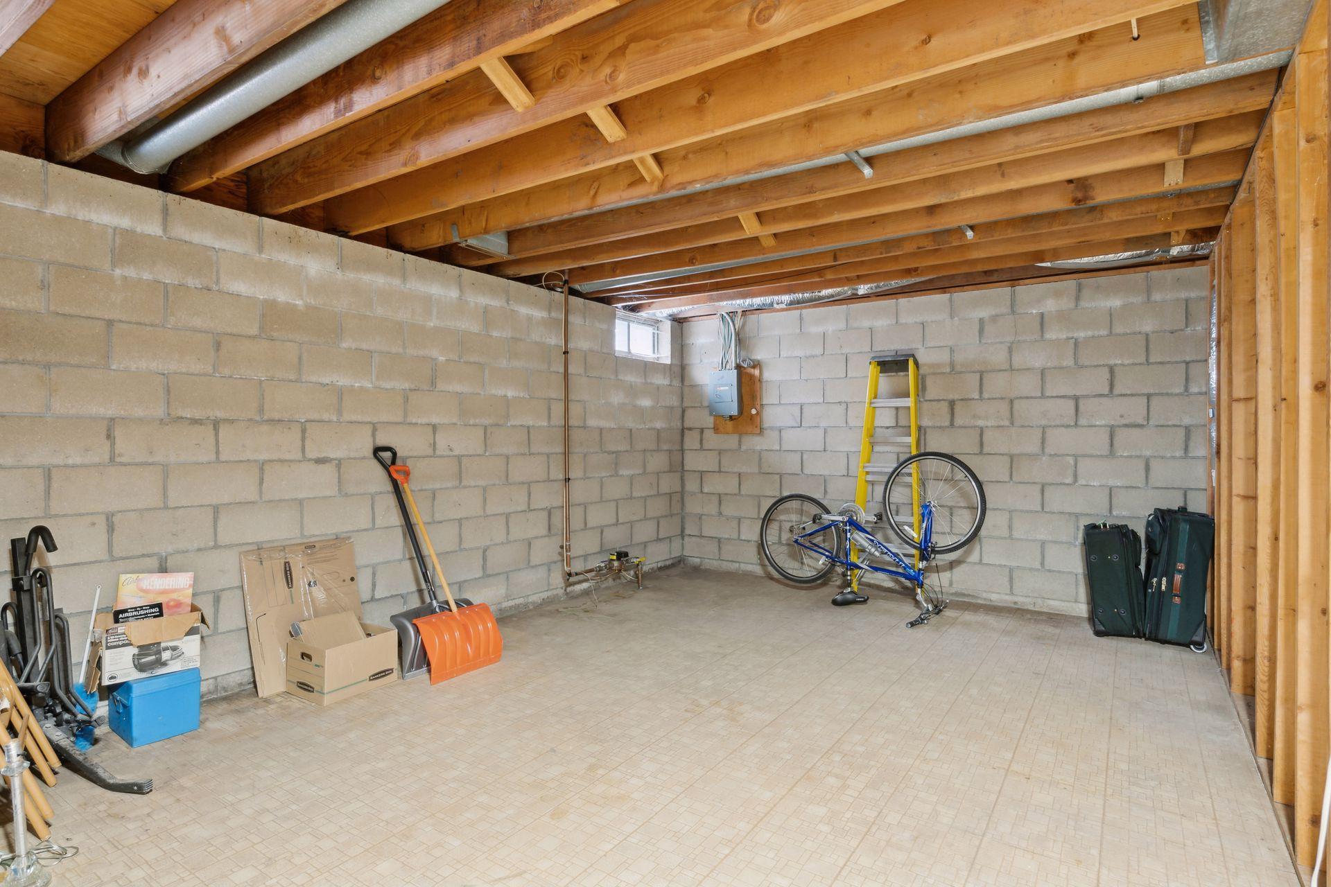 160 Wentworth Avenue W Unit: B