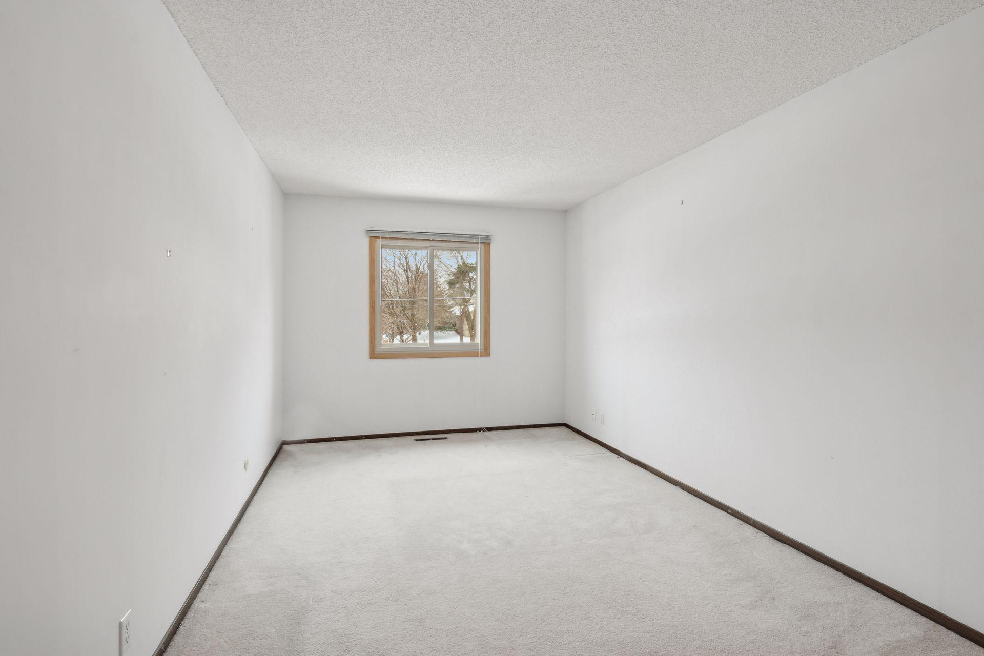 160 Wentworth Avenue W Unit: B