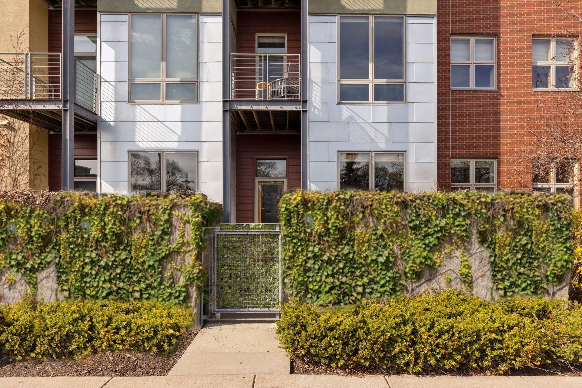 2840 Bryant Avenue S Unit: E107