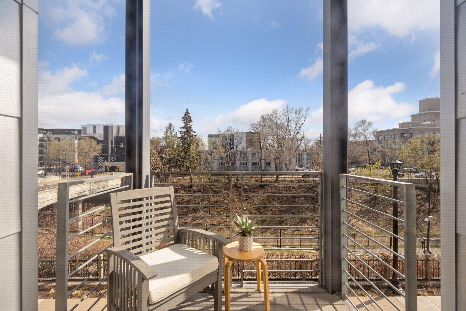 2840 Bryant Avenue S Unit: E107