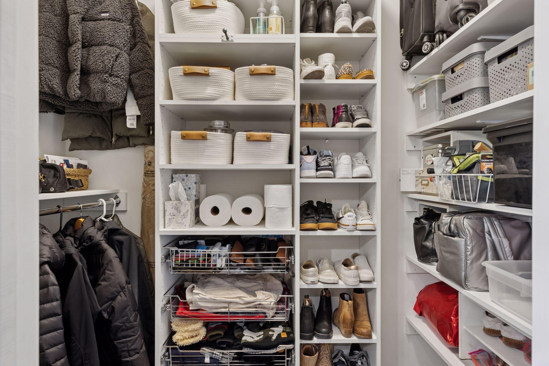 2840 Bryant Avenue S Unit: E107