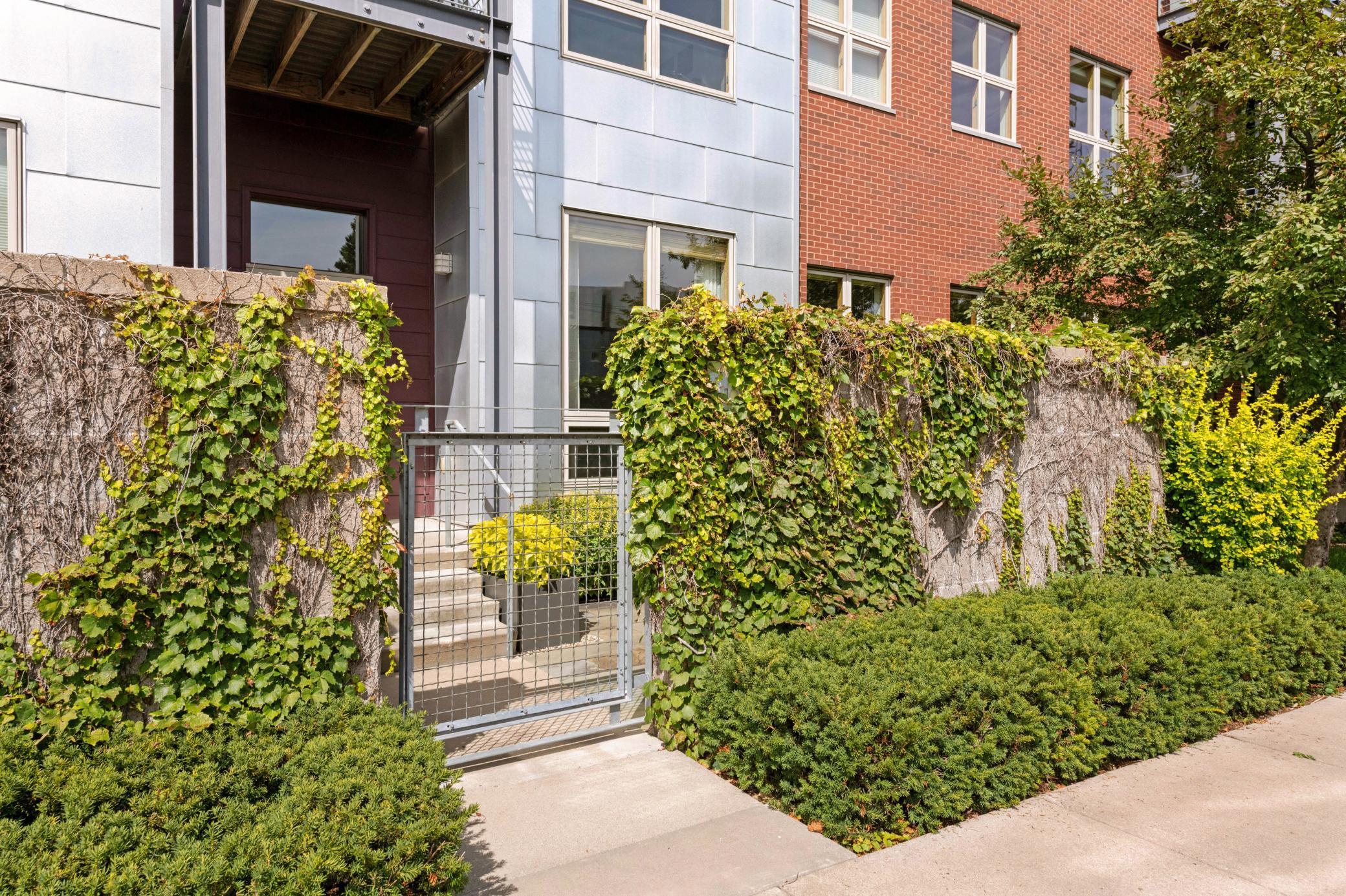 2840 Bryant Avenue S Unit: E107