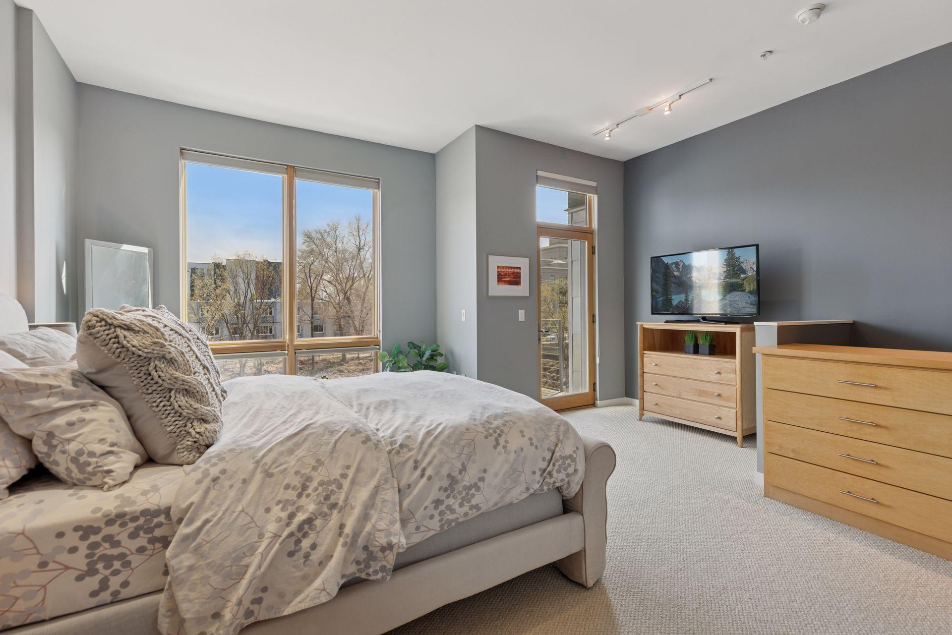 2840 Bryant Avenue S Unit: E107