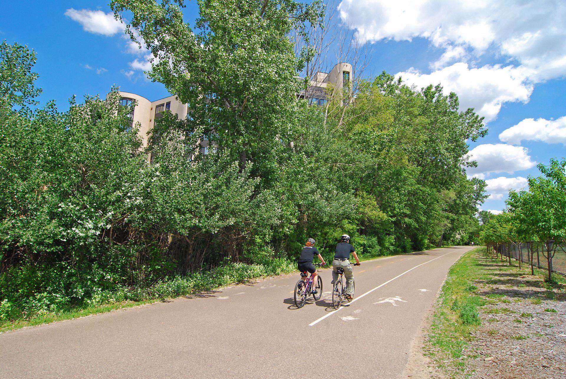 2840 Bryant Avenue S Unit: E107