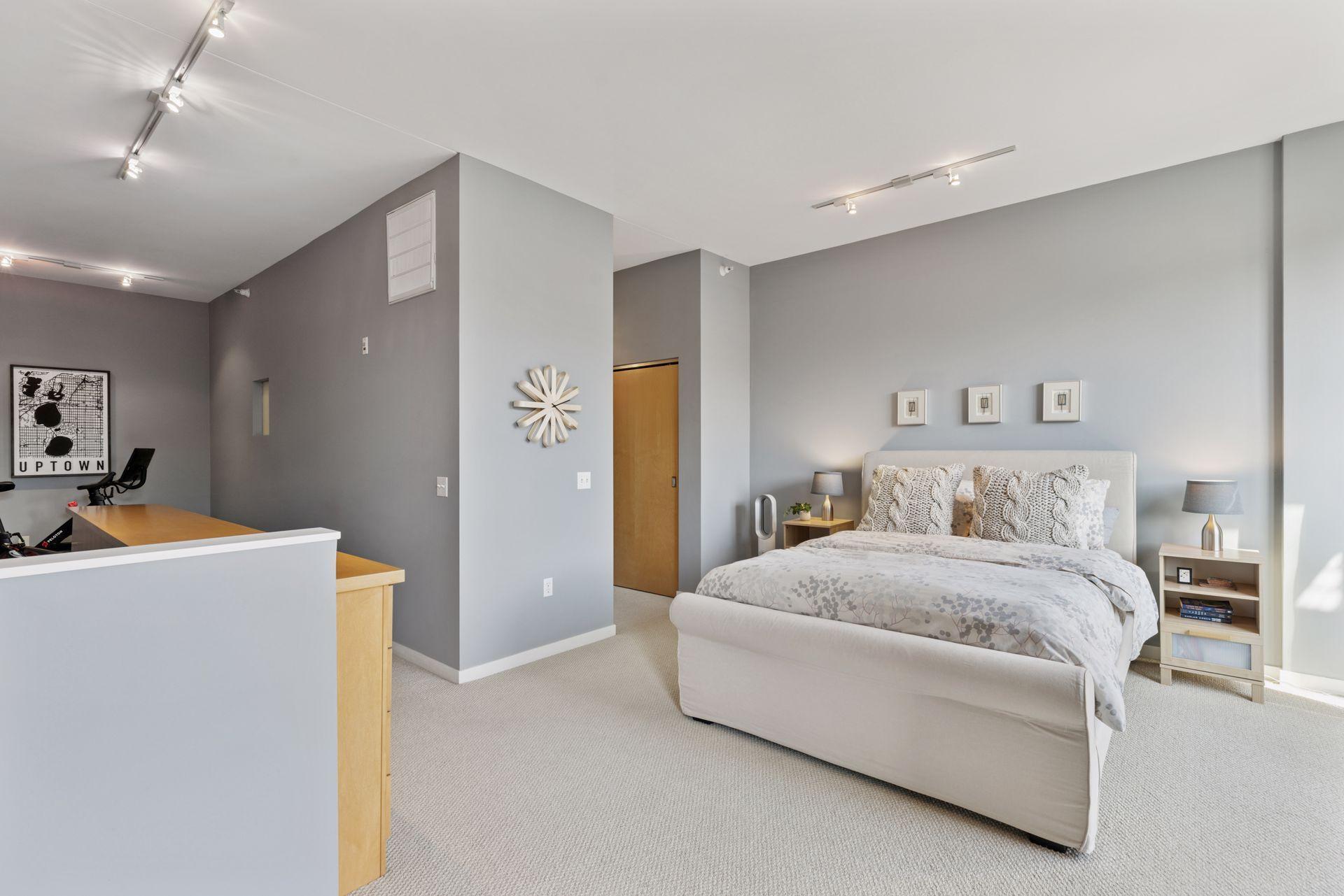 2840 Bryant Avenue S Unit: E107