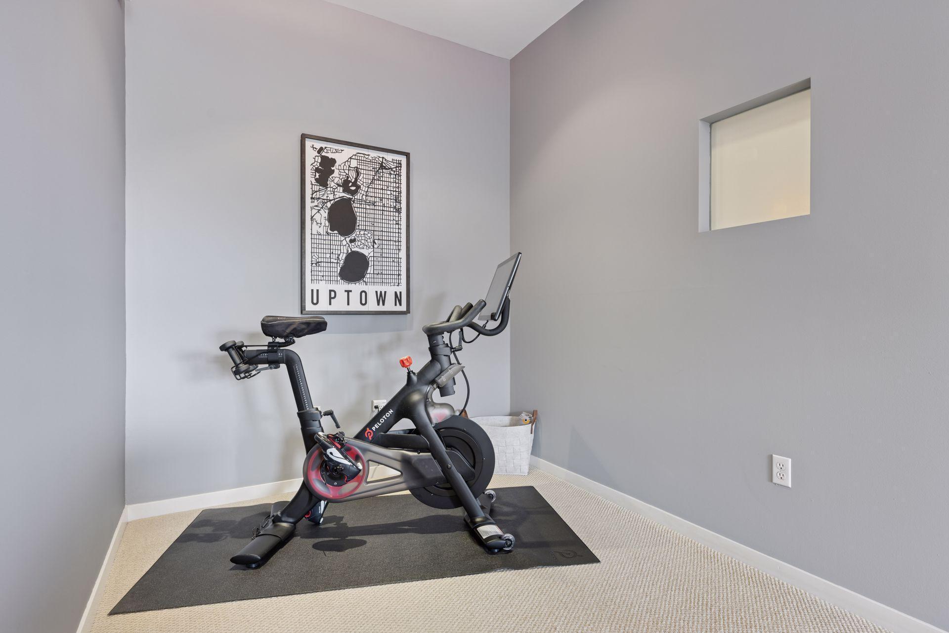 2840 Bryant Avenue S Unit: E107