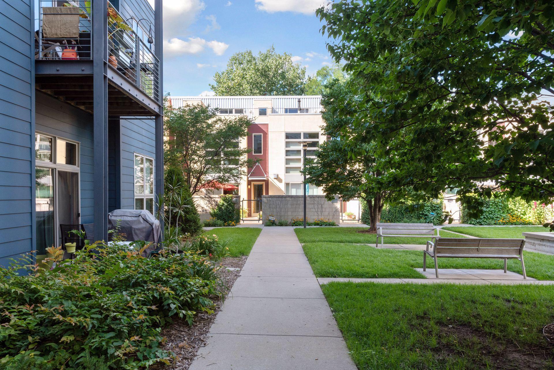 2840 Bryant Avenue S Unit: E107