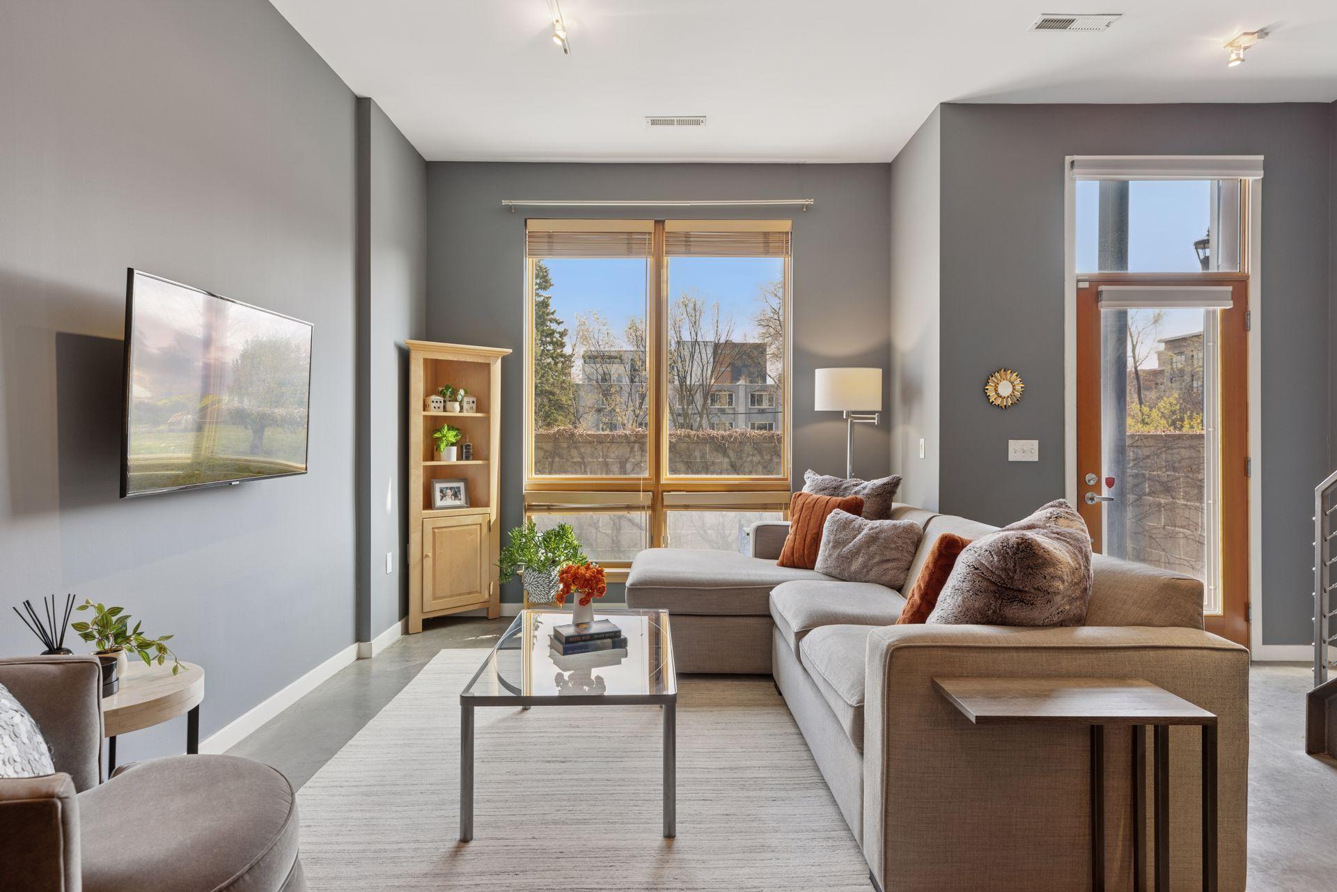 2840 Bryant Avenue S Unit: E107