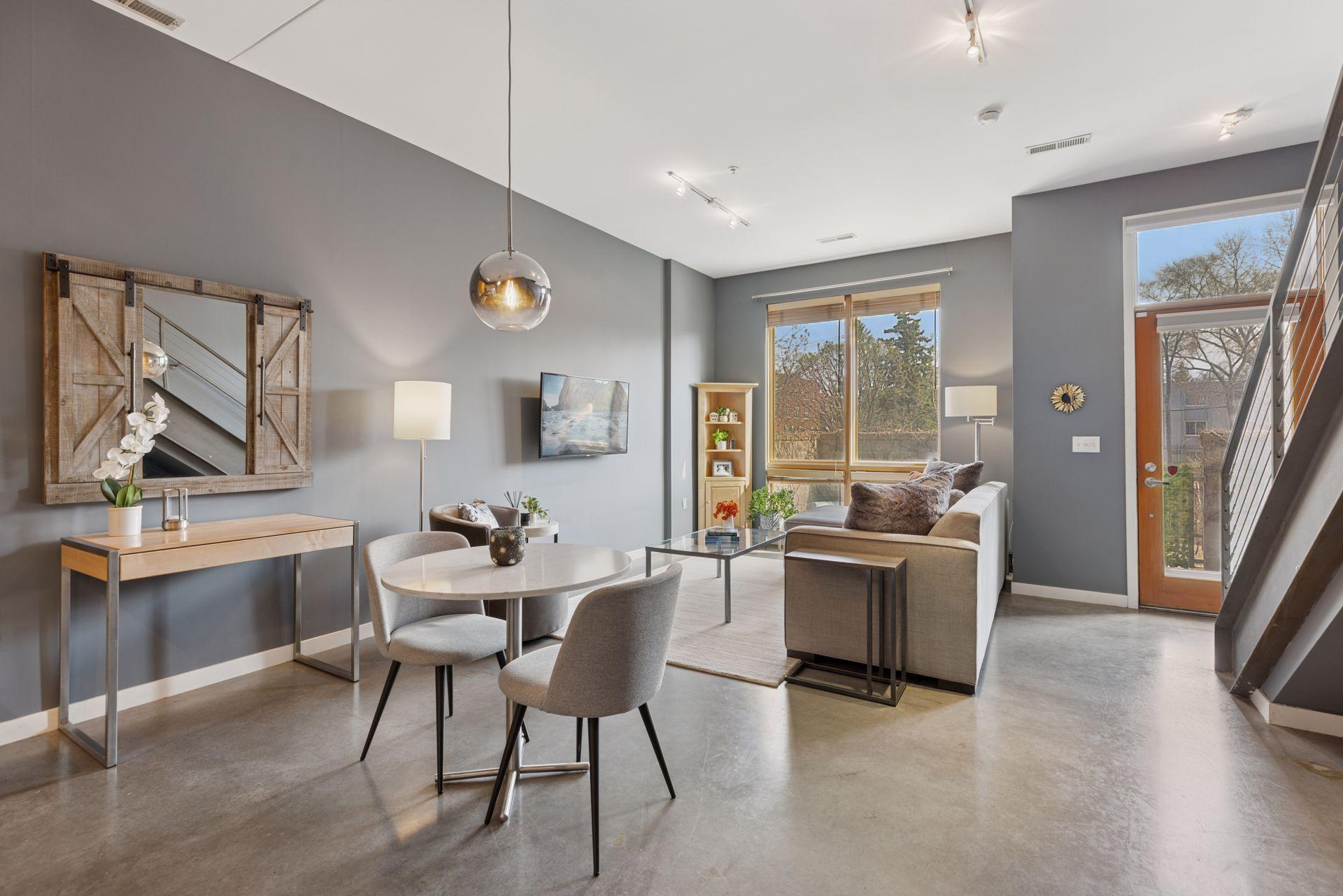 2840 Bryant Avenue S Unit: E107