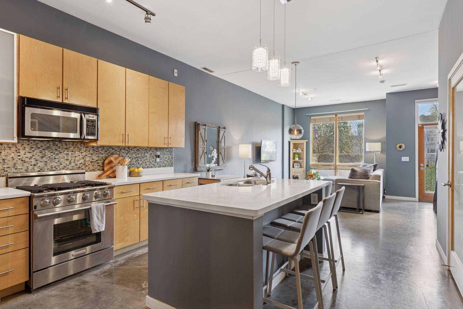 2840 Bryant Avenue S Unit: E107