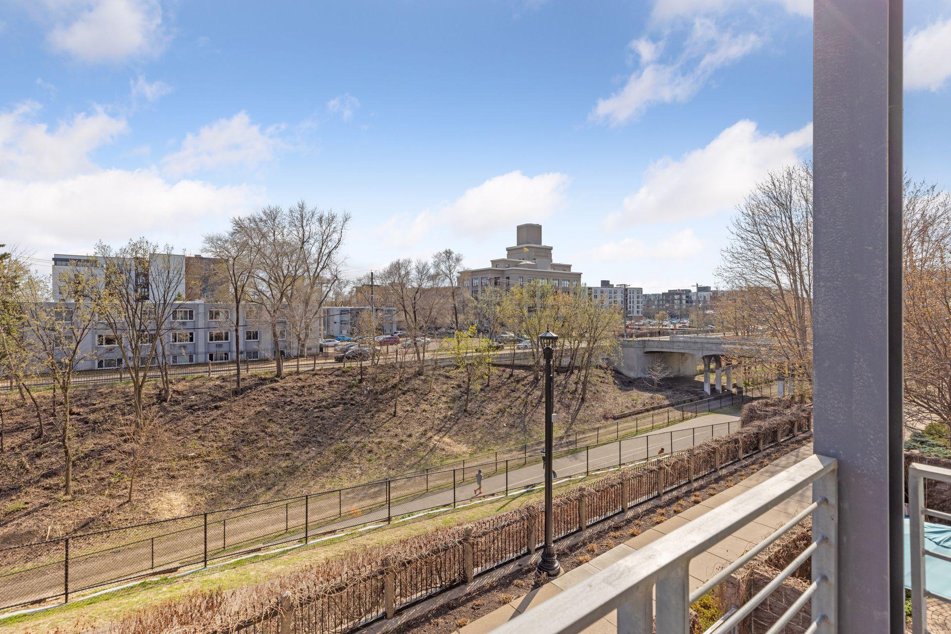 2840 Bryant Avenue S Unit: E107