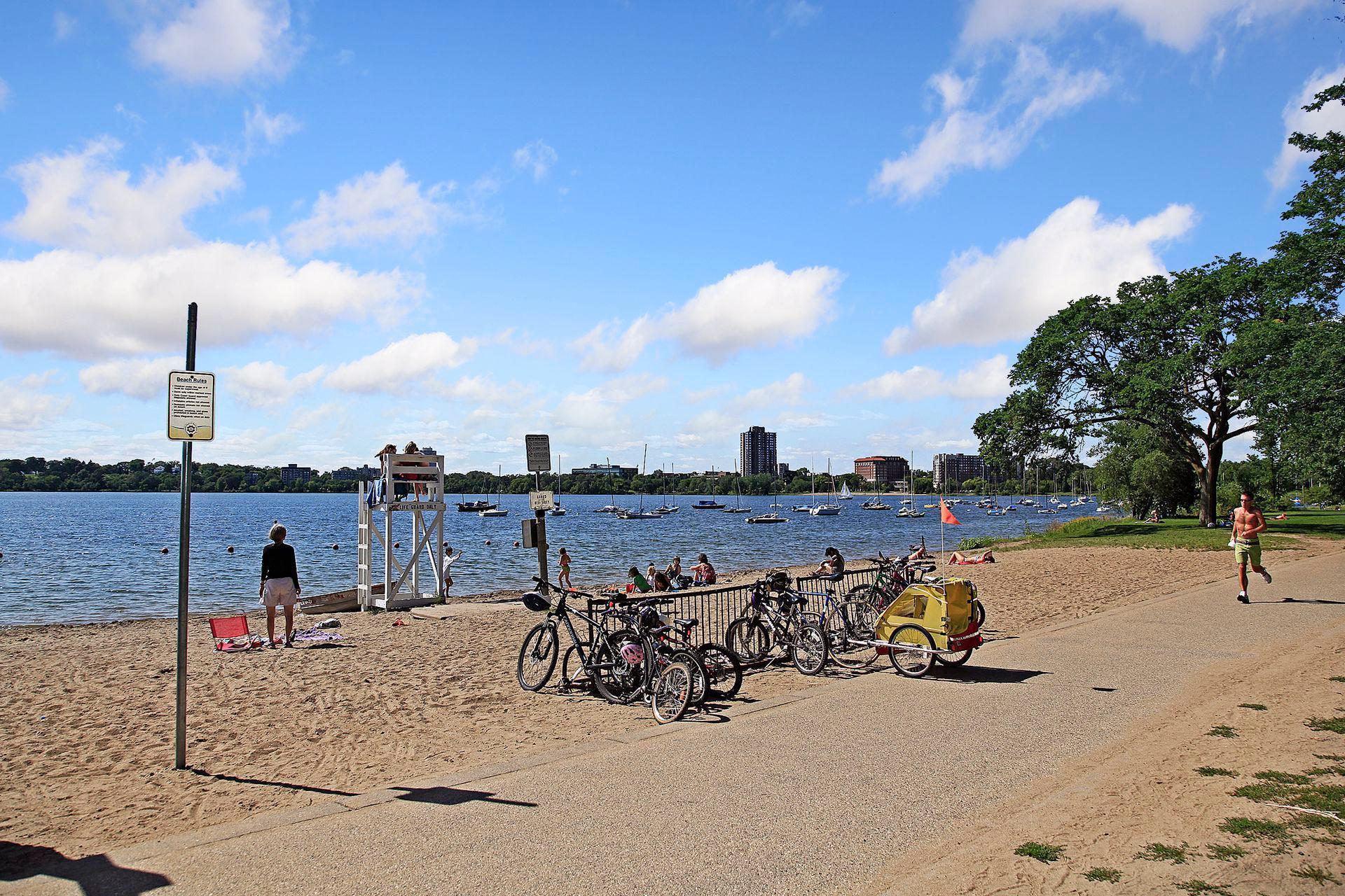 2840 Bryant Avenue S Unit: E107