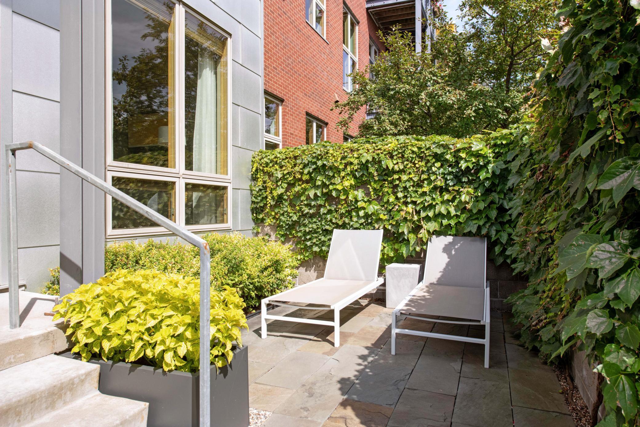 2840 Bryant Avenue S Unit: E107