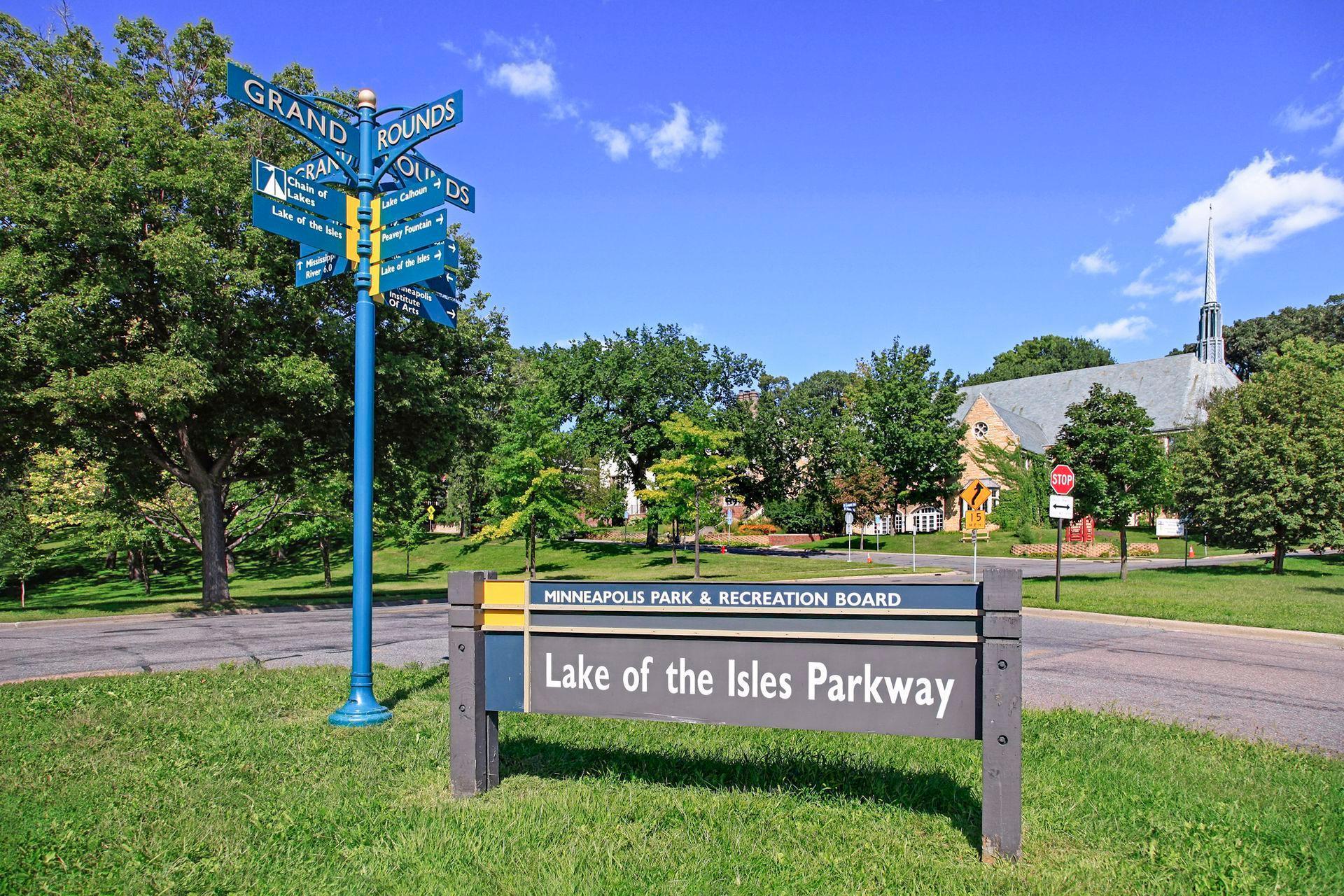 2840 Bryant Avenue S Unit: E107