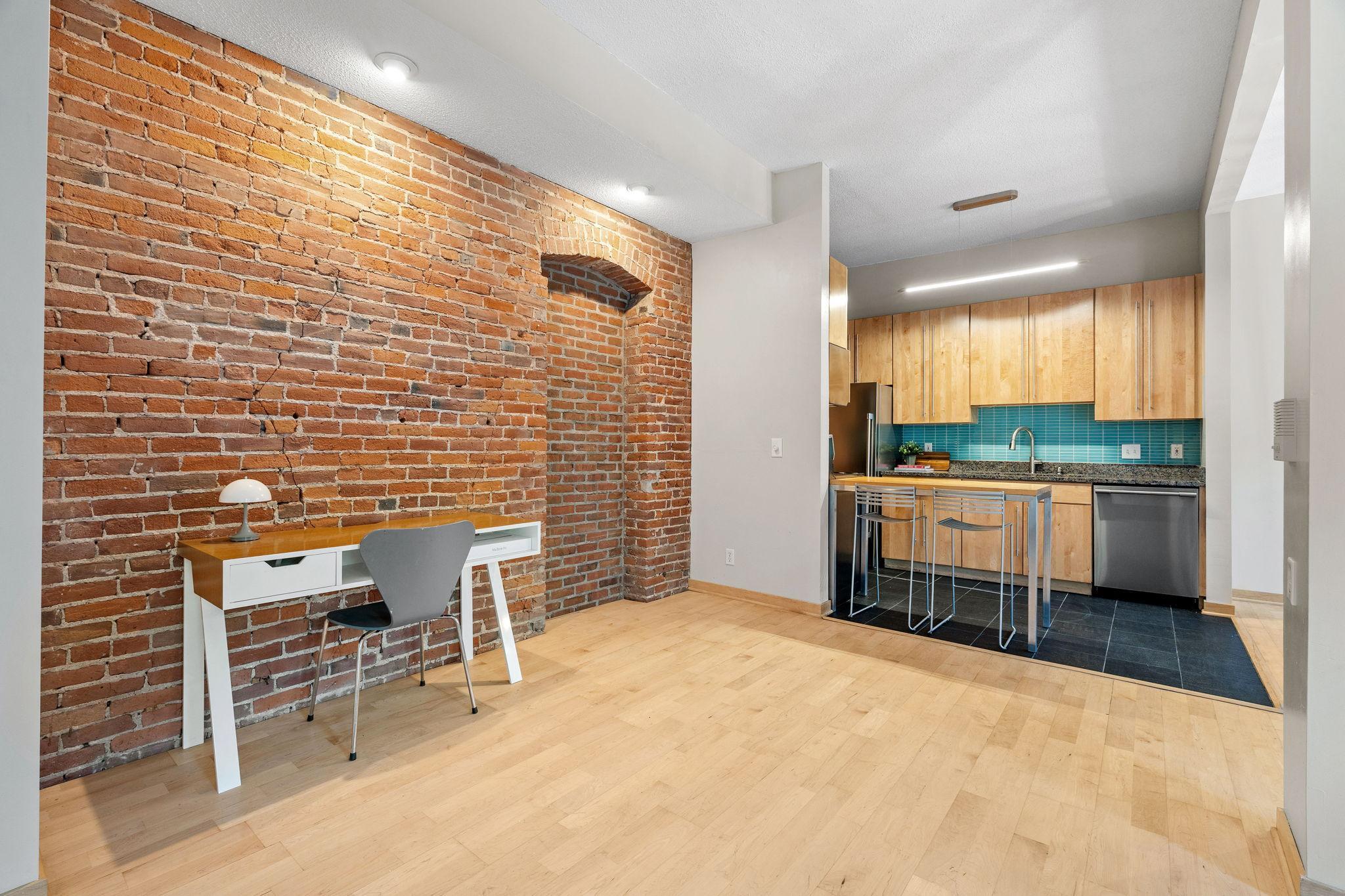 182 Mackubin Street Unit: 1