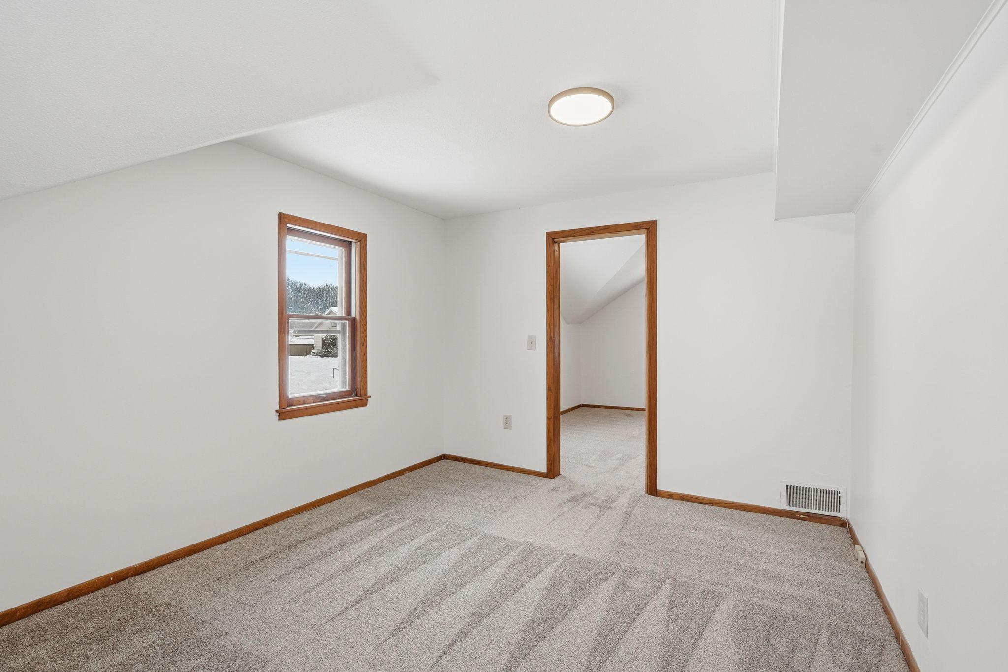 1981 Minnehaha Avenue E