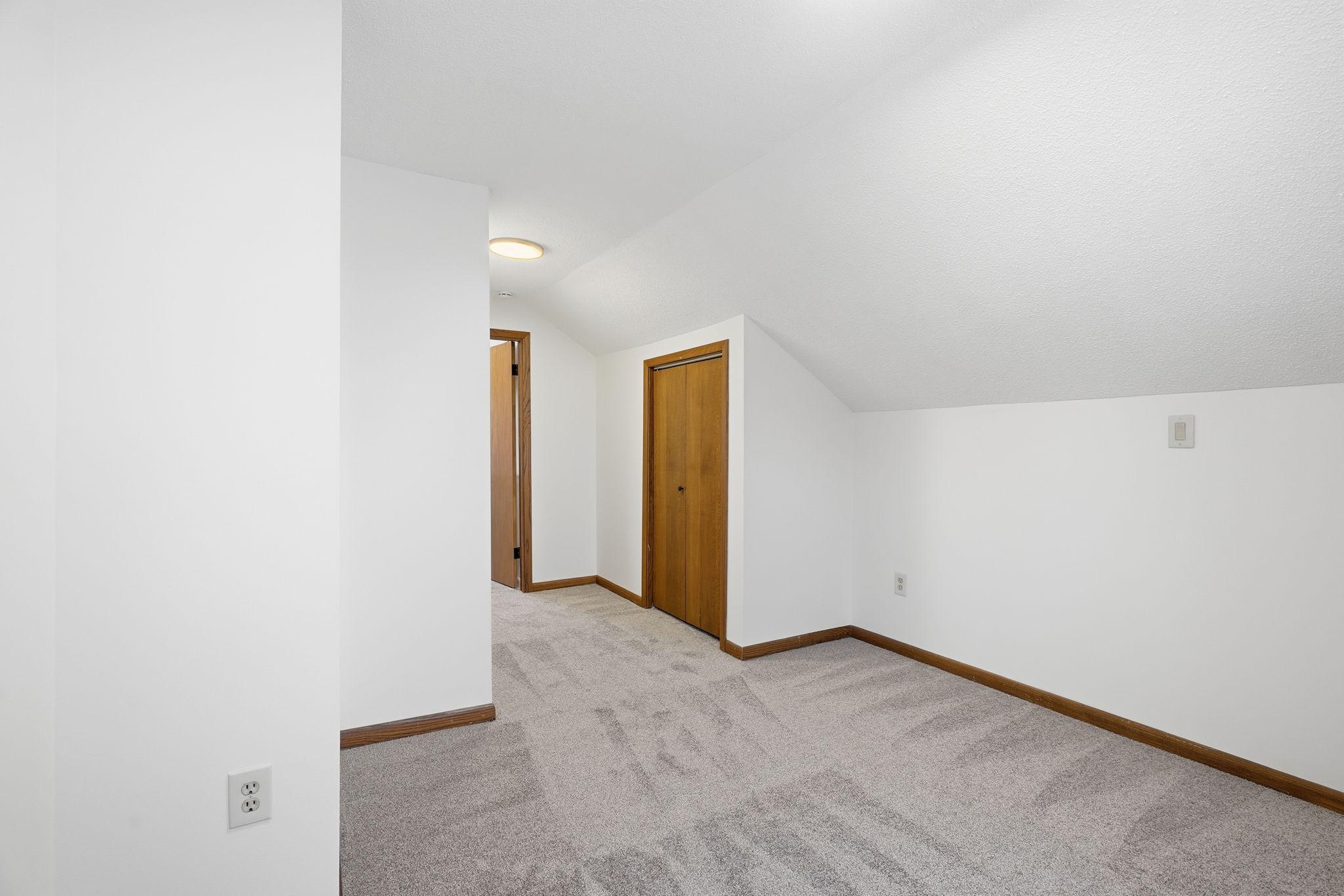 1981 Minnehaha Avenue E