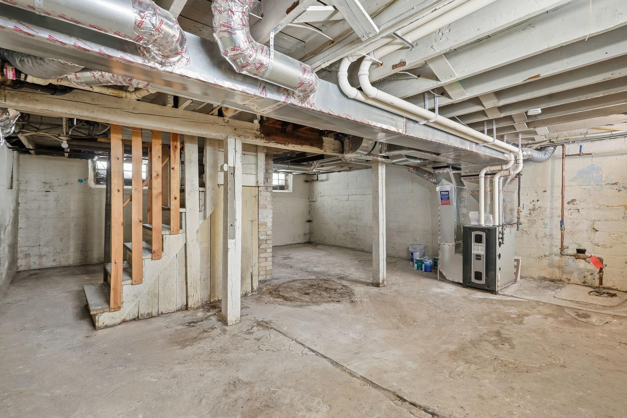 1981 Minnehaha Avenue E