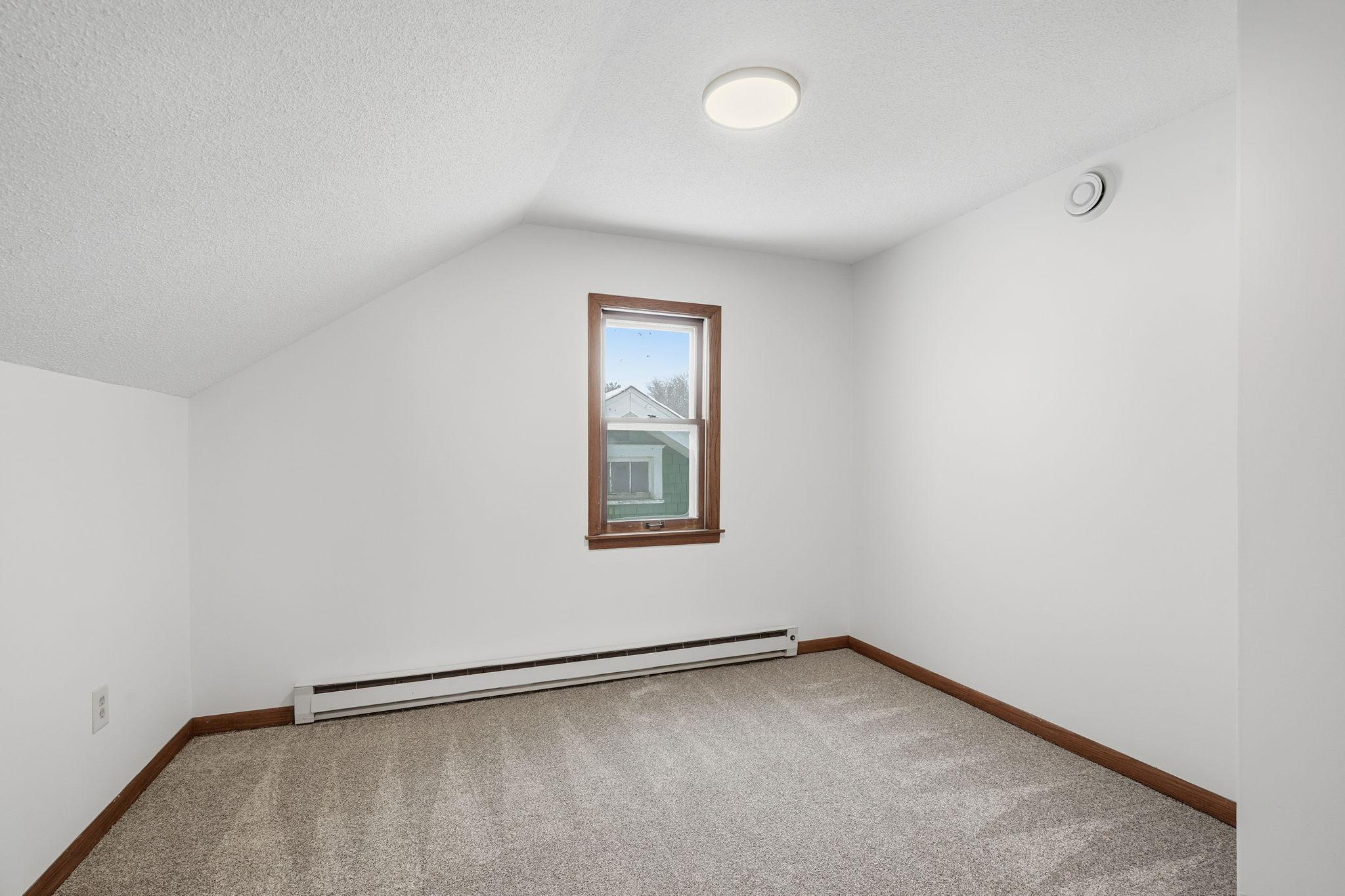 1981 Minnehaha Avenue E