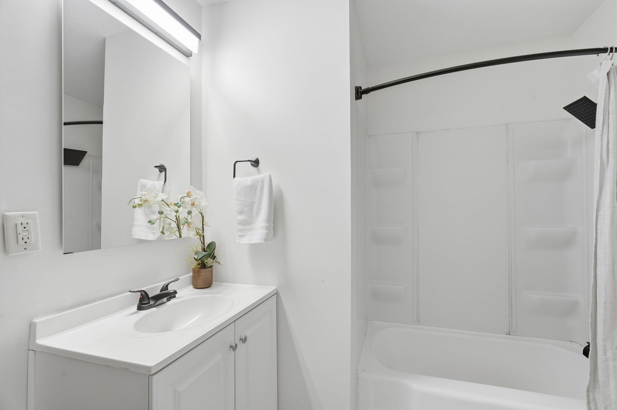 1981 Minnehaha Avenue E