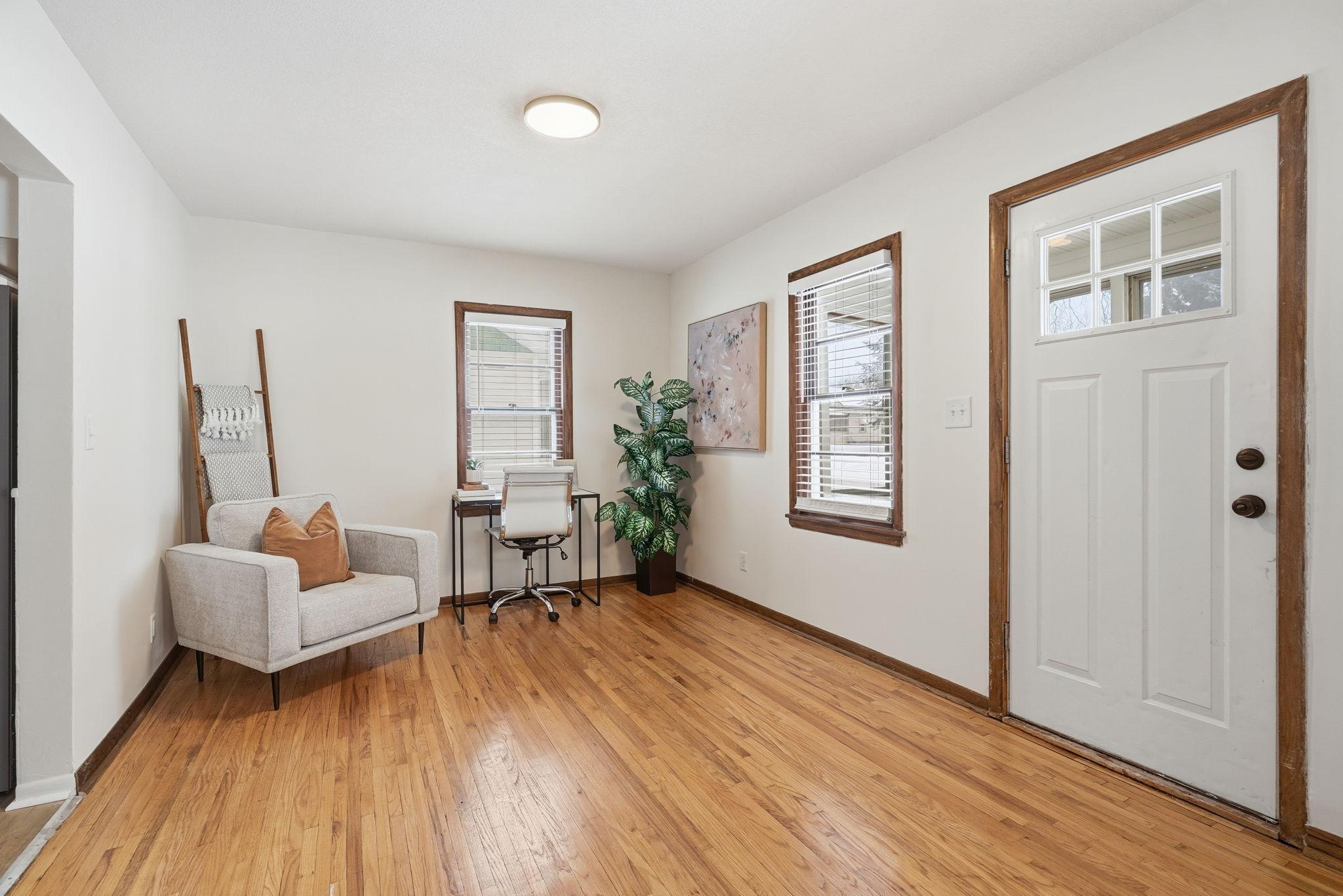 1981 Minnehaha Avenue E