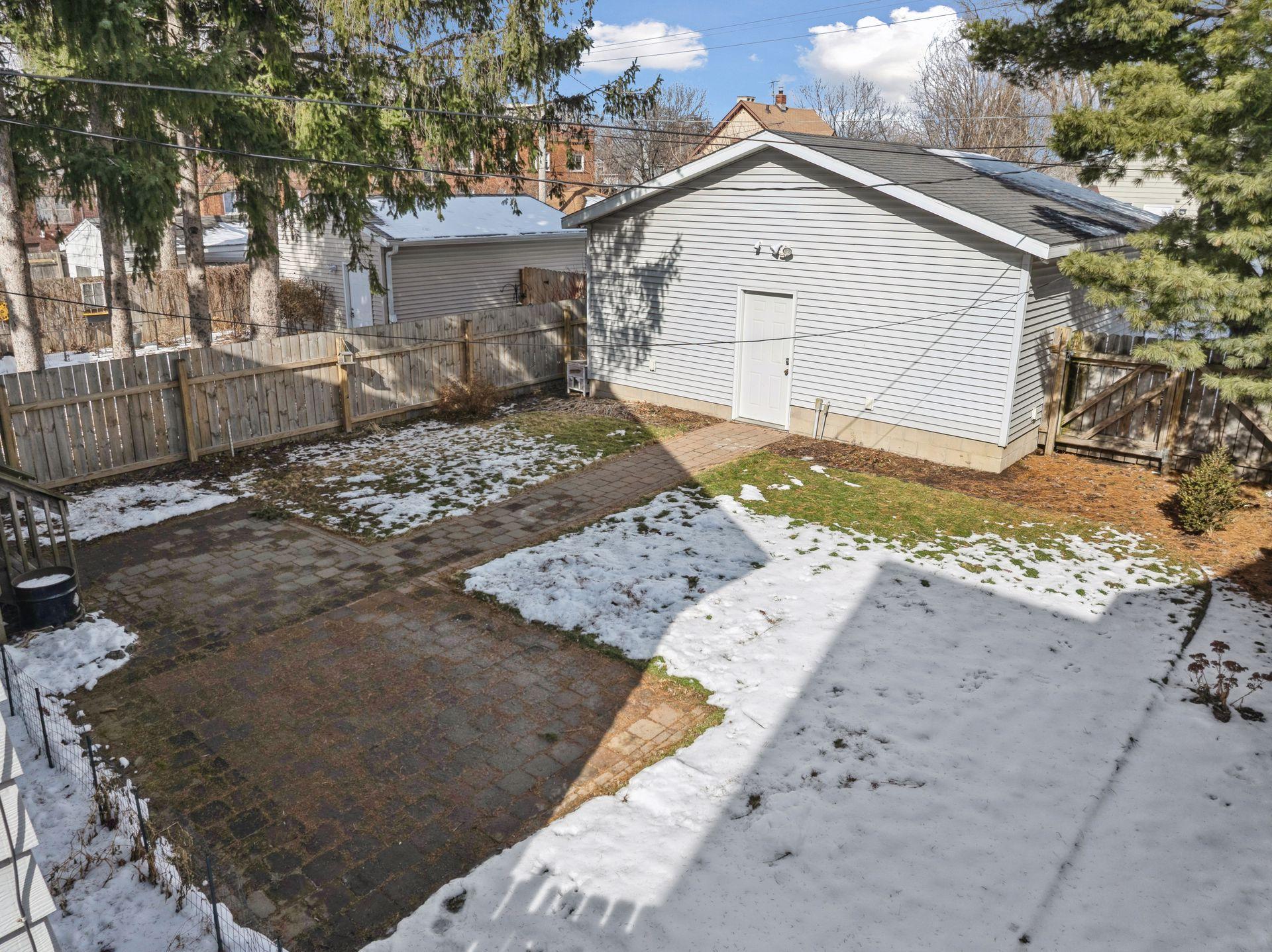 1525 Sherburne Avenue
