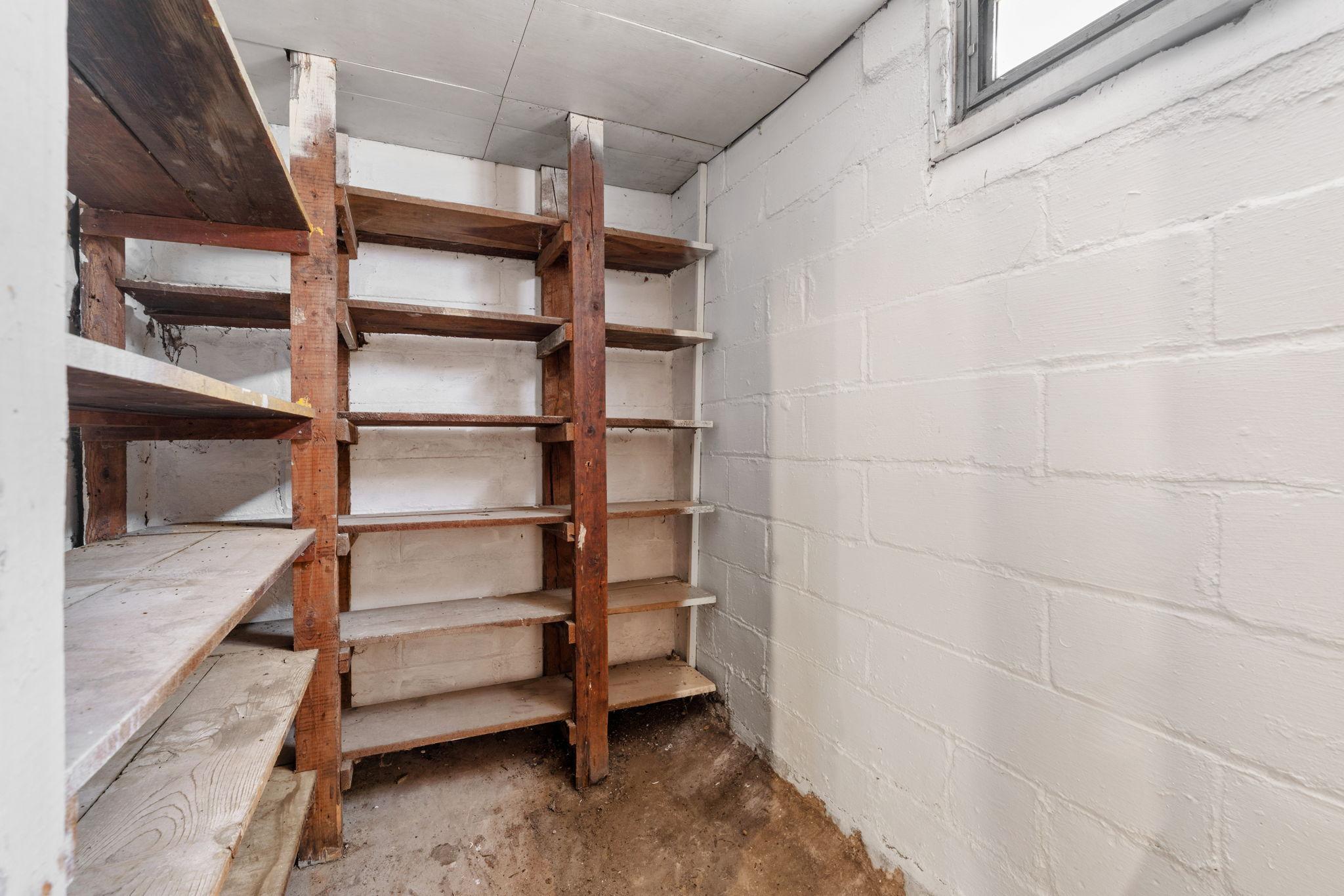 3850 Colfax Avenue N