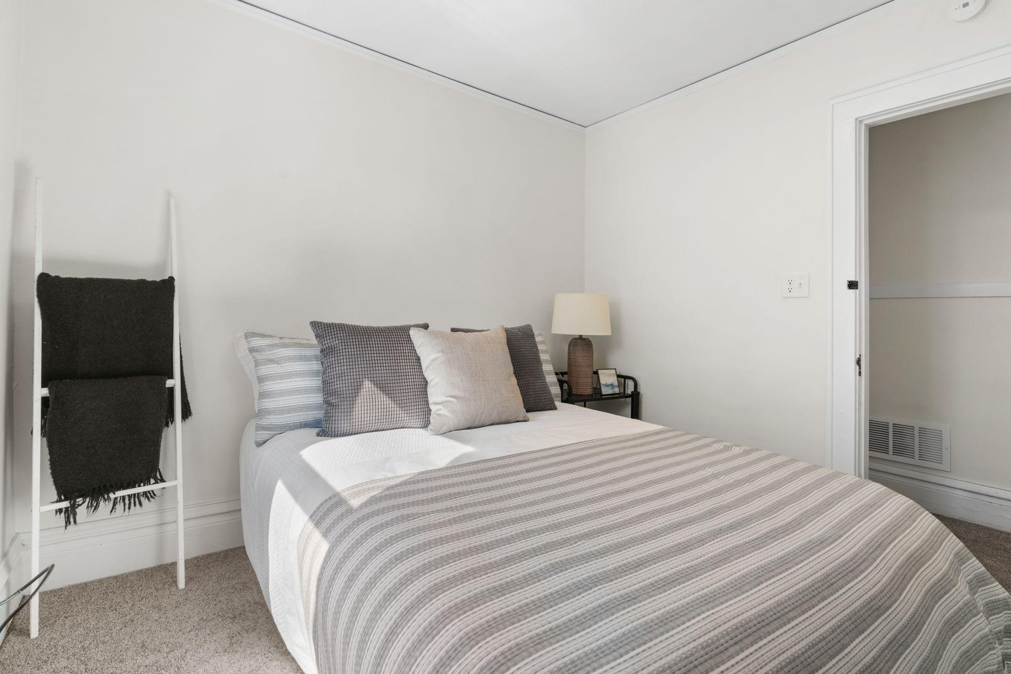 3850 Colfax Avenue N