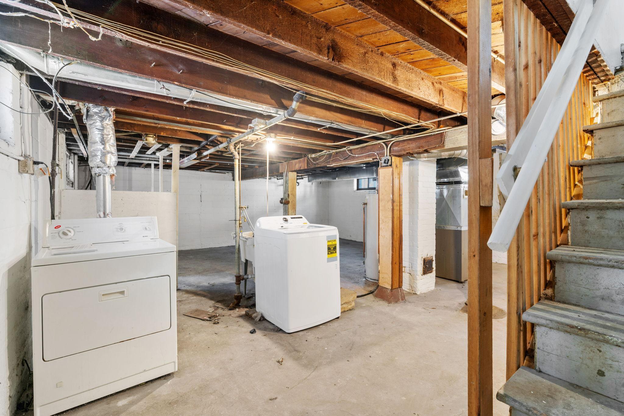 3850 Colfax Avenue N